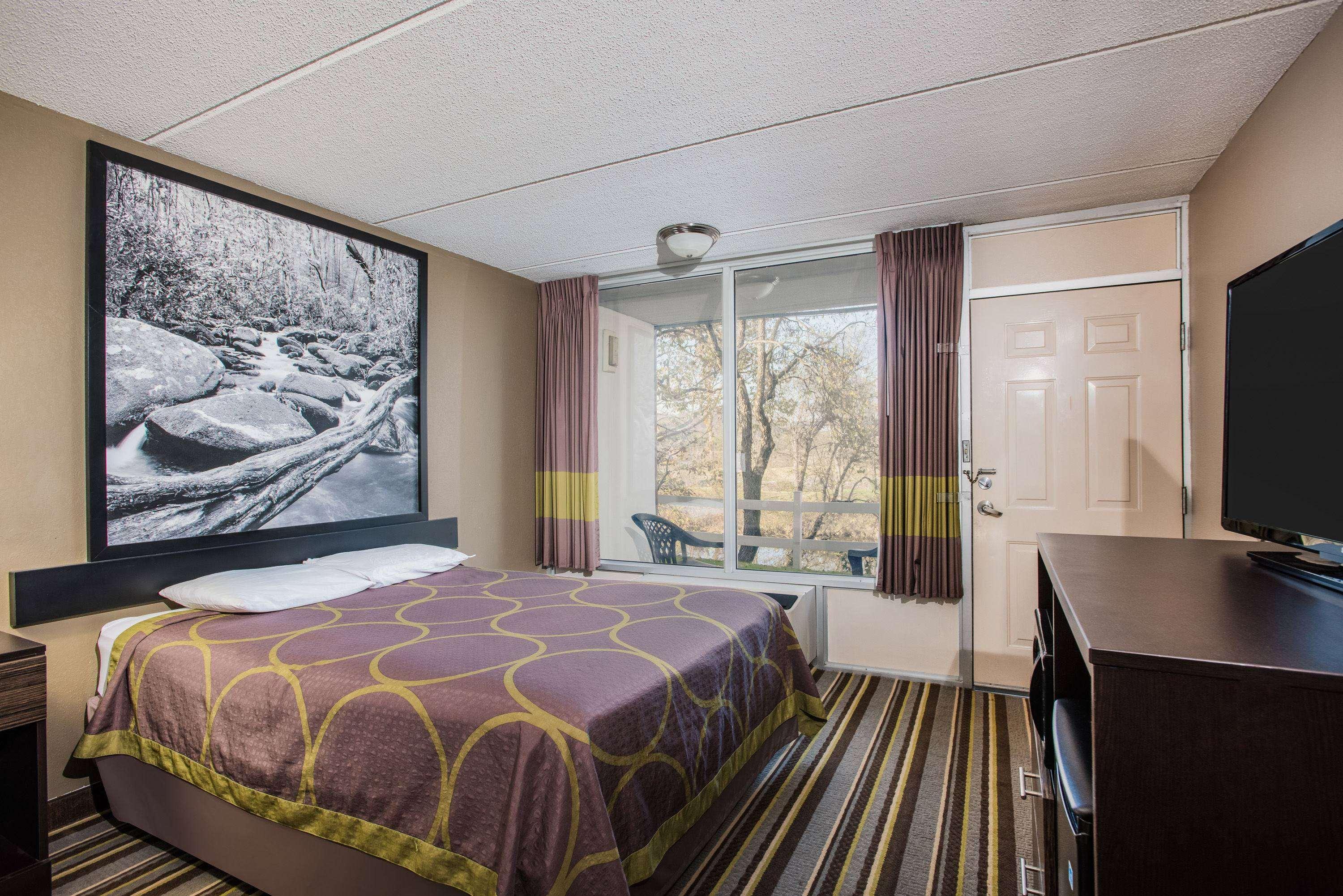 Super 8 By Wyndham Sevierville Riverside Εξωτερικό φωτογραφία