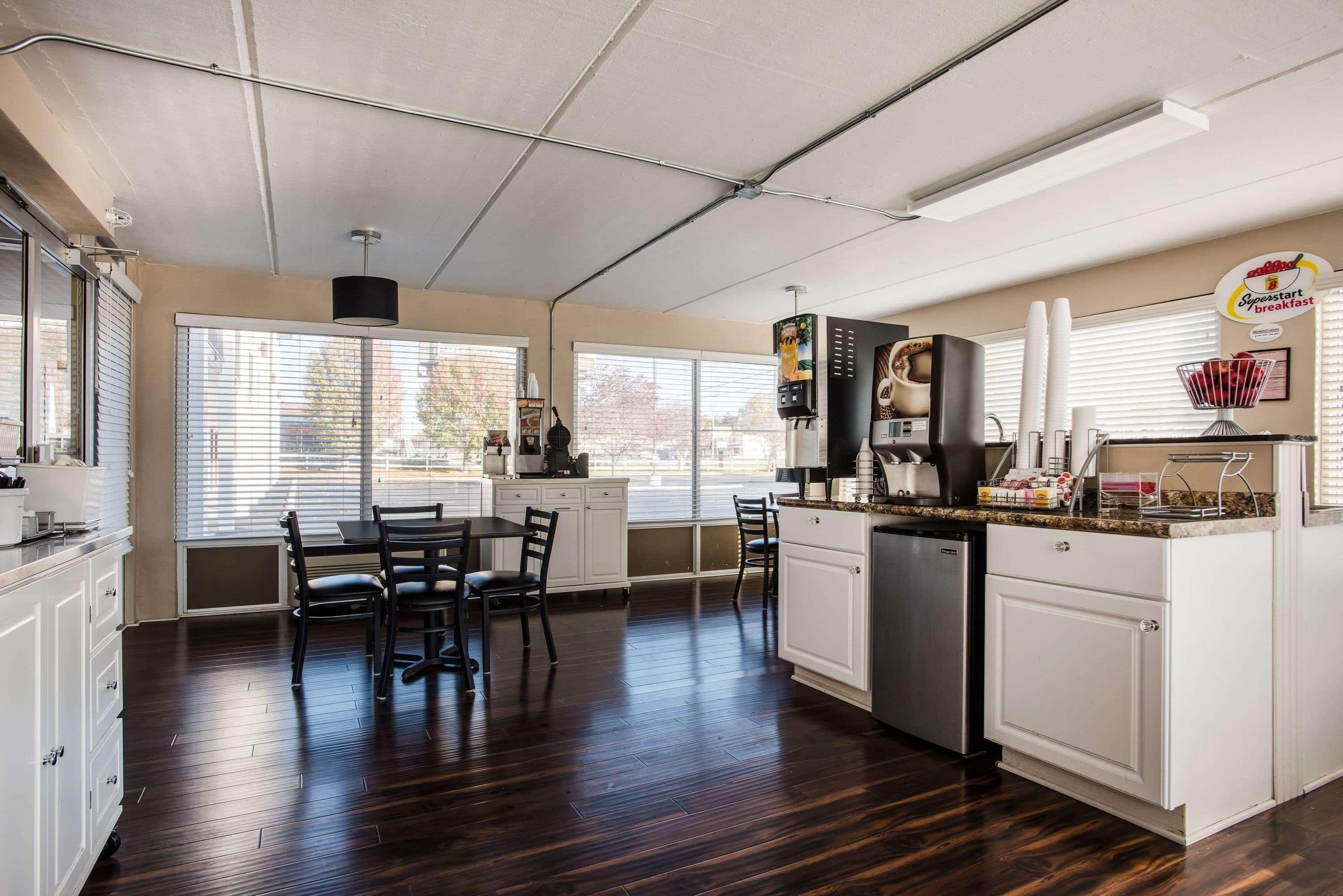 Super 8 By Wyndham Sevierville Riverside Εξωτερικό φωτογραφία