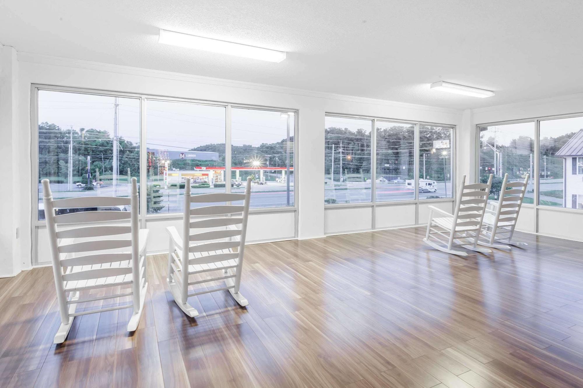 Super 8 By Wyndham Sevierville Riverside Εξωτερικό φωτογραφία